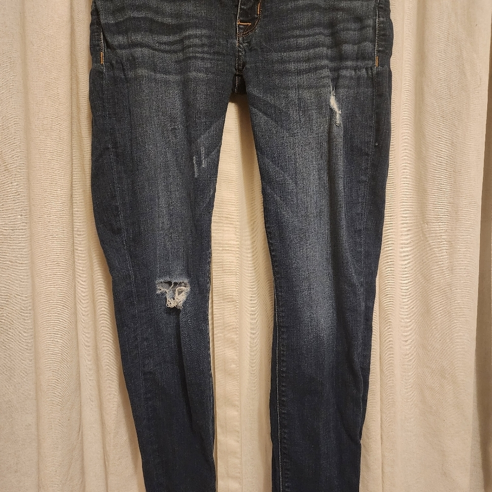 Hudson distressed skinny jeans, size 27, trendy and comfy fit.